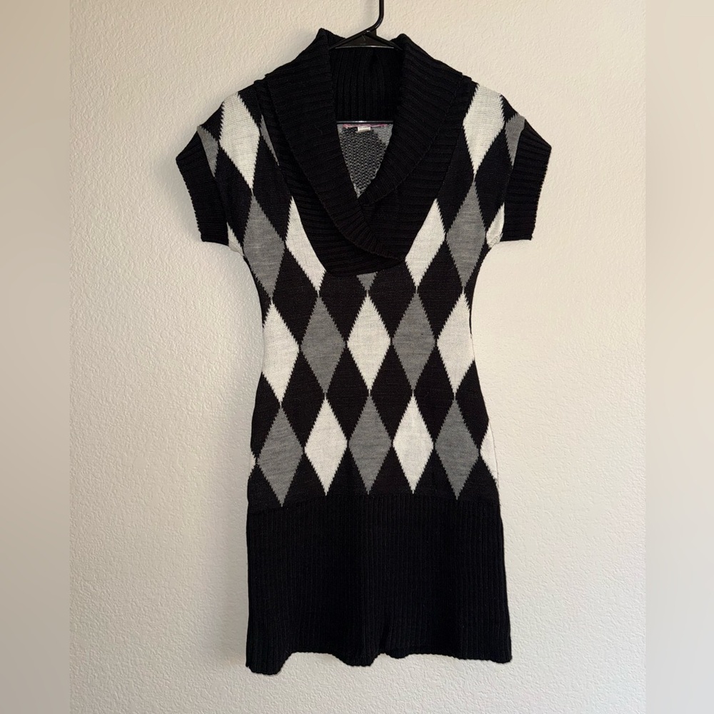 Knit Minded Stylish Black/White/Gray Argyle Knit Dress